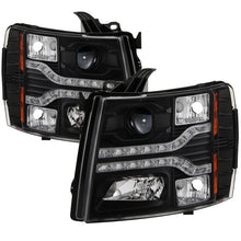 Load image into Gallery viewer, Spyder Projector Headlights Chevy Silverado 1500 (2007-2013) 2500HD/3500HD (2007-2014) - Version 1 / Version 2 / Version 3 - Version 2 - LED DRL - Black Alternate Image