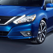 Load image into Gallery viewer, Spec-D Fog Lights Nissan Altima Sedan (2016-2017) Chrome Housing - Clear - OEM or SMD LED Projector - Halogen Alternate Image