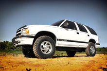 Load image into Gallery viewer, Rough Country Lift Kit GMC S15 4WD (1982-2001) 2.5" Leveling Alternate Image