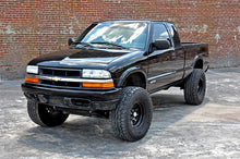 Load image into Gallery viewer, Rough Country Lift Kit Chevy S10 4WD (1994-2004) 6&quot; Lift  - Torsion Bar Drop Kits Alternate Image