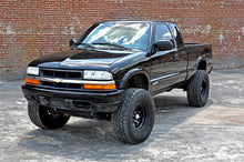 Load image into Gallery viewer, Rough Country Lift Kit GMC Sonoma 4WD (94-03) 6&quot; Lift  - Torsion Bar Drop Kits Alternate Image