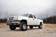 Load image into Gallery viewer, Rough Country Lift Kit Chevy Silverado 1500 4WD (99-07) 6&quot; Lift w/ Shocks Alternate Image