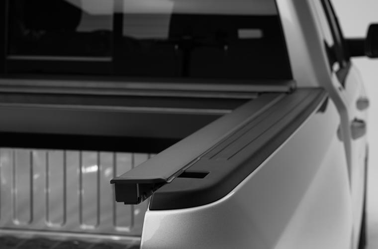 RollNLock Tonneau Cover Ram 1500 [ESeries Retractable] (0918) 5' 7