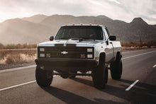 Load image into Gallery viewer, Rough Country Lift Kit GMC C15/K15 4WD (80-91) 6&quot; Lift w/ Leaf Springs Alternate Image