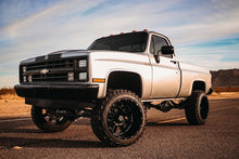 Load image into Gallery viewer, Rough Country Lift Kit GMC C15/K15 4WD (80-91) 6&quot; Lift w/ Leaf Springs Alternate Image