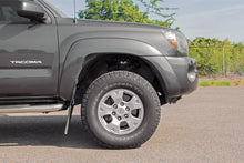 Load image into Gallery viewer, Rough Country Leveling Spacer Toyota Tacoma 2WD/4WD (05-22) 2&quot; Leveling Kit - Composite / Aluminum / Anodized Alternate Image