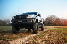 Load image into Gallery viewer, Rough Country Lift Kit Toyota Tacoma 2WD/4WD (2005-2015) 6&quot; Lift Kit Alternate Image